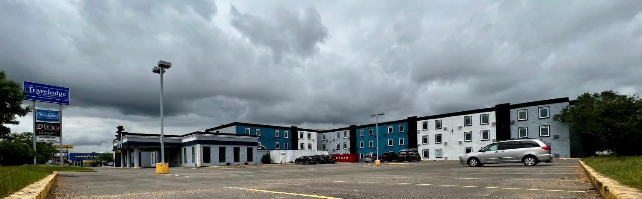 Travelodge By Wyndham Regina Exterior foto